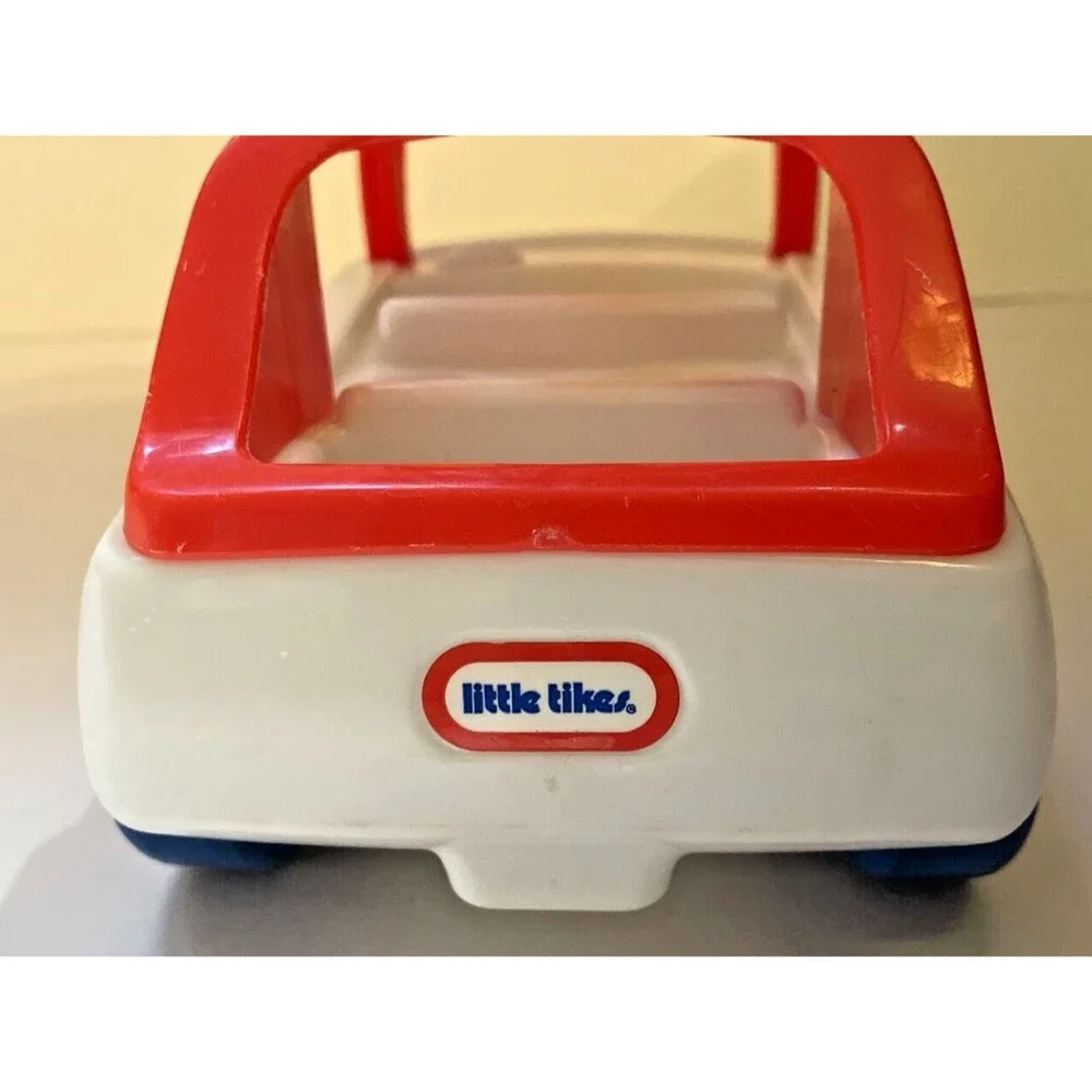Vintage Little Tikes Chunky Car Toddler Tots Family Red White Sedan Carry Handle